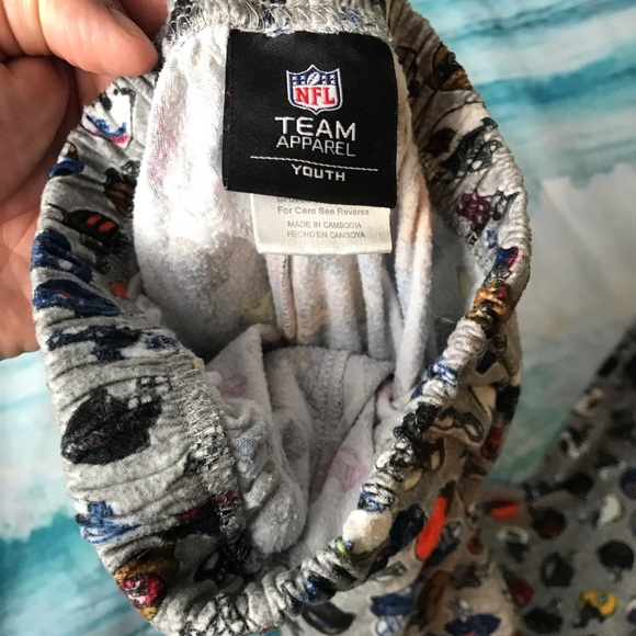 NFL kids small pajama top great condition! Helmets - Picture 2 of 3